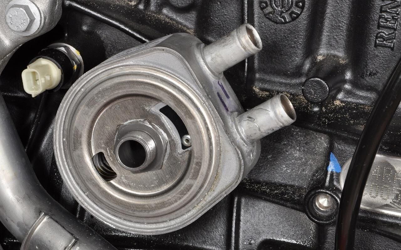 Opel Insignia Yağ Soğutucu Arızası Belirtileri Nelerdir? Nedenleri ve Çözümü