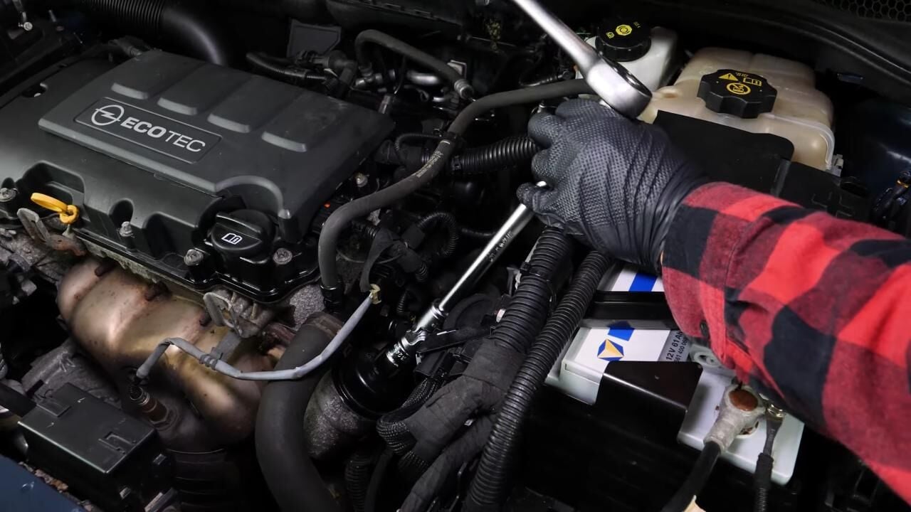 Opel Astra J Yağ Yakma Sorunu Neden Olur? Çözüm Yolları