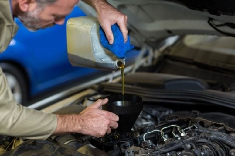 Motor yağı nedir? Motor yağı çeşitleri nelerdir?